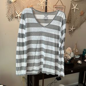 XXL Womens Grey and white striped long sleeve